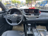 Lexus  ES200 金鑽店~ES200 里程保證只跑7千公里  ACC自動跟車 車道偏離警示 胎壓 斜坡輔助 循跡防滑 定速 免鑰啟動 摸門感應 十安 雙電動座椅 等多樣配備！ | 新北市汽車商業同業公會｜TACA優良車商聯盟｜中古、二手車買車賣車公會認證保固