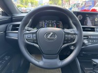 Lexus  ES200 金鑽店~ES200 里程保證只跑7千公里  ACC自動跟車 車道偏離警示 胎壓 斜坡輔助 循跡防滑 定速 免鑰啟動 摸門感應 十安 雙電動座椅 等多樣配備！ | 新北市汽車商業同業公會｜TACA優良車商聯盟｜中古、二手車買車賣車公會認證保固