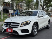Mercedes-Benz/賓士   GLA-CLASS  GLA180 金鑽店~總代理GLA180 白1.6 渦輪增壓 AMG版 前輪驅動 雙離合器7速自手排 原廠保養紀錄 車況真的非常優 內裝也顧的很漂亮 非常適合小家庭用車！ | 新北市汽車商業同業公會｜TACA優良車商聯盟｜中古、二手車買車賣車公會認證保固