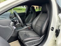 Mercedes-Benz/賓士   GLA-CLASS  GLA180 金鑽店~總代理GLA180 白1.6 渦輪增壓 AMG版 前輪驅動 雙離合器7速自手排 原廠保養紀錄 車況真的非常優 內裝也顧的很漂亮 非常適合小家庭用車！ | 新北市汽車商業同業公會｜TACA優良車商聯盟｜中古、二手車買車賣車公會認證保固