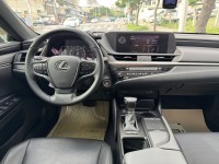 Lexus  ES 金鑽店~ES200‧一手女用車+保證保證只跑8萬公里.ACC跟車＋車道偏移，倒車顯影，極美車況 | 新北市汽車商業同業公會｜TACA優良車商聯盟｜中古、二手車買車賣車公會認證保固