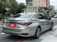 Lexus  ES 金鑽店~ES200‧一手女用車+保證保證只跑8萬公里.ACC跟車＋車道偏移，倒車顯影，極美車況 | 新北市汽車商業同業公會｜TACA優良車商聯盟｜中古、二手車買車賣車公會認證保固