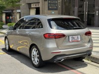 Mercedes-Benz/賓士   B-CLASS  B200 金鑽店~賓士總代理 B200 銀灰色 1.3 渦輪增壓 163匹馬力 前輪驅動 雙離合器7速自手排 | 新北市汽車商業同業公會｜TACA優良車商聯盟｜中古、二手車買車賣車公會認證保固
