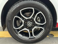Smart  SMART FORTWO 金鑽店~ SMART FORTWO 2人座 6速雙離合器自手排 自然進氣 1.0 後輪驅動 71匹馬力 此車超省油省稅 遮風擋雨 冬暖夏涼 停車超方便 情侶外出遊玩神車！ | 新北市汽車商業同業公會｜TACA優良車商聯盟｜中古、二手車買車賣車公會認證保固