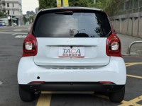 Smart  SMART FORTWO 金鑽店~ SMART FORTWO 2人座 6速雙離合器自手排 自然進氣 1.0 後輪驅動 71匹馬力 此車超省油省稅 遮風擋雨 冬暖夏涼 停車超方便 情侶外出遊玩神車！ | 新北市汽車商業同業公會｜TACA優良車商聯盟｜中古、二手車買車賣車公會認證保固