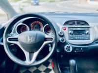 Honda  FIT 2009年 HONDA FIT 費特 VTI-S 白色 1.5L | 新北市汽車商業同業公會｜TACA優良車商聯盟｜中古、二手車買車賣車公會認證保固