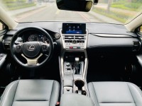 Lexus  NX 2021年 LEXUS 凌志 NX200 白色 2.0L | 新北市汽車商業同業公會｜TACA優良車商聯盟｜中古、二手車買車賣車公會認證保固