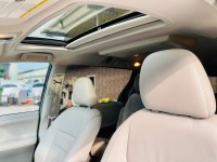 Toyota  Sienna 2016年 TOYOTA Sienna 希安娜 白色 3.5L 八人座XLE版 | 新北市汽車商業同業公會｜TACA優良車商聯盟｜中古、二手車買車賣車公會認證保固