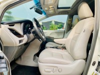 Toyota  Sienna 2016年 TOYOTA Sienna 希安娜 白色 3.5L 八人座XLE版 | 新北市汽車商業同業公會｜TACA優良車商聯盟｜中古、二手車買車賣車公會認證保固
