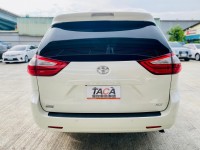 Toyota  Sienna 2016年 TOYOTA Sienna 希安娜 白色 3.5L 八人座XLE版 | 新北市汽車商業同業公會｜TACA優良車商聯盟｜中古、二手車買車賣車公會認證保固