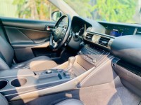 Lexus  IS 2016年 Lexus 凌志 IS200t 淺棕色 2.0L 豪華版 | 新北市汽車商業同業公會｜TACA優良車商聯盟｜中古、二手車買車賣車公會認證保固