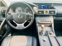 Lexus  IS 2016年 Lexus 凌志 IS200t 淺棕色 2.0L 豪華版 | 新北市汽車商業同業公會｜TACA優良車商聯盟｜中古、二手車買車賣車公會認證保固