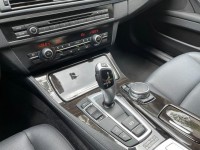 BMW/ 寶馬  5 SERIES  520i BMW 520i LCi 總代理 原版件 360環景 換檔快撥 電尾門 | 新北市汽車商業同業公會｜TACA優良車商聯盟｜中古、二手車買車賣車公會認證保固