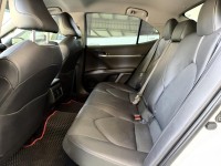 Toyota  Camry TOYOTA CAMRY 油電 尊爵版 全速跟車 抬顯HUD 盲點偵測 | 新北市汽車商業同業公會｜TACA優良車商聯盟｜中古、二手車買車賣車公會認證保固