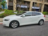 Volvo  V40 VOLVO V40 T4 珍珠白 認證車 | 新北市汽車商業同業公會｜TACA優良車商聯盟｜中古、二手車買車賣車公會認證保固