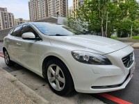 Volvo  V40 VOLVO V40 T4 珍珠白 認證車 | 新北市汽車商業同業公會｜TACA優良車商聯盟｜中古、二手車買車賣車公會認證保固