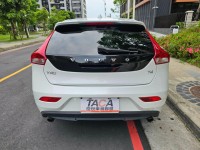 Volvo  V40 VOLVO V40 T4 珍珠白 認證車 | 新北市汽車商業同業公會｜TACA優良車商聯盟｜中古、二手車買車賣車公會認證保固