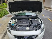 Volvo  V40 VOLVO V40 T4 珍珠白 認證車 | 新北市汽車商業同業公會｜TACA優良車商聯盟｜中古、二手車買車賣車公會認證保固