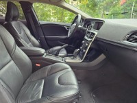 Volvo  V40 VOLVO V40 T4 珍珠白 認證車 | 新北市汽車商業同業公會｜TACA優良車商聯盟｜中古、二手車買車賣車公會認證保固
