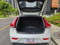 Volvo  V40 VOLVO V40 T4 珍珠白 認證車 | 新北市汽車商業同業公會｜TACA優良車商聯盟｜中古、二手車買車賣車公會認證保固