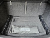 Volvo  V40 VOLVO V40 T4 原鈑件原漆 | 新北市汽車商業同業公會｜TACA優良車商聯盟｜中古、二手車買車賣車公會認證保固