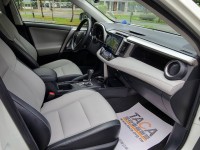 Toyota  RAV4 2016年TOYOTA RAV4 2.O豪華(4.5代 LED頭燈 免鑰匙摸門安卓机 前後錄影 跑12.4萬公里 | 新北市汽車商業同業公會｜TACA優良車商聯盟｜中古、二手車買車賣車公會認證保固