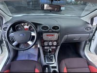 Ford/福特  Focus ~TACA優良車商~*(小林汽車)* 正2010年 FORD FOCUS 福特 佛卡斯 2.0 柴油 渦輪 白色 五門 手自排 雙色內裝 2.5代 | 新北市汽車商業同業公會｜TACA優良車商聯盟｜中古、二手車買車賣車公會認證保固