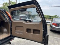 Honda  CR-V ~TACA優良車商~*(小林汽車)* 正2004年 本田 HONDA CR-V 二代 2.0 黑色 棕色內裝 定速 | 新北市汽車商業同業公會｜TACA優良車商聯盟｜中古、二手車買車賣車公會認證保固