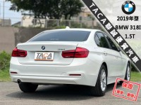 BMW/ 寶馬  3 SERIES  318i 【只跑５萬，原廠保養，超美一手車！大螢幕導航】2019年型 BMW 318I | 新北市汽車商業同業公會｜TACA優良車商聯盟｜中古、二手車買車賣車公會認證保固