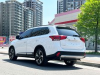 Mitsubishi  Outlander 《全台優質首選》2022 Mitsubishi Outlander S-AWC旗艦型 只跑5.5萬 安卓機 三菱 休旅車 | 新北市汽車商業同業公會｜TACA優良車商聯盟｜中古、二手車買車賣車公會認證保固