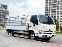 Hino  300 《14呎+雙折雙芯升降尾門》2022 HINO 300 14呎超長軸 只跑3萬 原廠保養 車況超讚 貨車 商用車 日野 | 新北市汽車商業同業公會｜TACA優良車商聯盟｜中古、二手車買車賣車公會認證保固