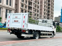 Hino  300 《14呎+雙折雙芯升降尾門》2022 HINO 300 14呎超長軸 只跑3萬 原廠保養 車況超讚 貨車 商用車 日野 | 新北市汽車商業同業公會｜TACA優良車商聯盟｜中古、二手車買車賣車公會認證保固
