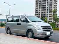 Hyundai  Starex 《後座滑軌型》2015 Hyundai Grand Starex 史塔瑞斯 9人座 現代 多功能休旅車 MPV 箱型車 | 新北市汽車商業同業公會｜TACA優良車商聯盟｜中古、二手車買車賣車公會認證保固