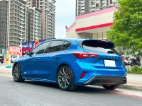 Ford/福特  Focus 《市場優質首選》2023 Ford Focus 5D ST-Line Vignale 全車超漂亮 福特 掀背車 熱門車 | 新北市汽車商業同業公會｜TACA優良車商聯盟｜中古、二手車買車賣車公會認證保固