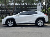 Lexus  UX250h 實價刊登★20年式UX250豪華款 免鑰摸門 跟車 盲點 電尾門 CarPlay | 新北市汽車商業同業公會｜TACA優良車商聯盟｜中古、二手車買車賣車公會認證保固