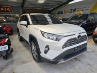 Toyota  RAV4 21年領牌.最頂級版.純跑2萬8.電動椅.電尾門.I-KEY | 新北市汽車商業同業公會｜TACA優良車商聯盟｜中古、二手車買車賣車公會認證保固