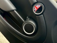 MINI  Cooper 鎵町車業商行 | 新北市汽車商業同業公會｜TACA優良車商聯盟｜中古、二手車買車賣車公會認證保固