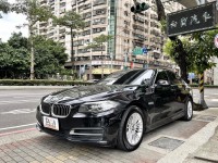 BMW/ 寶馬  5 SERIES  520i BMW 520i LCi 總代理 原版件 360環景 換檔快撥 電尾門 | 新北市汽車商業同業公會｜TACA優良車商聯盟｜中古、二手車買車賣車公會認證保固