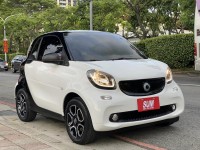 Smart  SMART FORTWO 金鑽店~SMART Fortwo 2人座 1.0 白黑雙色 4安 安全警示系統防追撞 循跡防滑 斜坡起步輔助 胎壓監控 定速 全景天窗 方向盤快控鍵 恆溫空調 LED日行燈 里程保證只跑1萬多公里 等多項配備！ | 新北市汽車商業同業公會｜TACA優良車商聯盟｜中古、二手車買車賣車公會認證保固