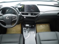 Lexus  UX250h 正2023年  UX250h | 新北市汽車商業同業公會｜TACA優良車商聯盟｜中古、二手車買車賣車公會認證保固