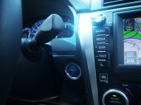 Toyota  Camry 正2014年 2.5L油電Q版最頂級 | 新北市汽車商業同業公會｜TACA優良車商聯盟｜中古、二手車買車賣車公會認證保固