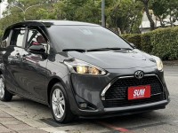 Toyota  SIENTA 金鑽店~SIENTA 1.8 雙電滑門 里程保證2萬多公里 車道偏離 變換輔助系統 AEB自動緊急煞車系統 遠光燈自動控制 胎壓監控 斜坡起步輔助 循跡防滑 8安 免鑰啟動車門鎖 定速 光感應頭燈 電動摺疊後視鏡 盲點偵測 藍芽通訊 方向盤快控鍵 恆溫空調 後座出風口 粉塵過濾器 LED日行燈 倒車影像 等多項配備！ | 新北市汽車商業同業公會｜TACA優良車商聯盟｜中古、二手車買車賣車公會認證保固