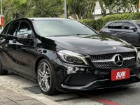 Mercedes-Benz/賓士   A-CLASS  A180 金鑽店~超帥的賓士 5門掀背車來啦！新進2017年式 最頂規的A180 AMG版本 只跑9萬多公里喔！前車主非常的顧車 買到賺到 此車主要配備有 循跡防滑 9安 胎壓監控 主動安全預防系統 免鑰啟動車門鎖 定速 倒車影像 自動停車系統 光感應頭燈 雨滴感應雨刷 換檔撥片 恆溫分區空調 粉塵過濾器 雙前座跑車座椅 電動記憶座椅 後座出風口 LED頭燈 空力套件 等超多樣配備！ | 新北市汽車商業同業公會｜TACA優良車商聯盟｜中古、二手車買車賣車公會認證保固