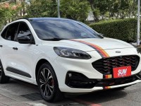 Ford/福特  Kuga 金鑽店~Kuga  ST-Line AWD 2.0 新車價120幾萬 6大系統 原廠保固中 里程保證只跑3萬多公里！主要配備有，ACC主動跟車 車道維持輔助 車道變換輔助 車道偏離警示 循跡防滑 斜坡起步輔助 AEB自動緊急煞車 7安 遠光燈自動控制 胎壓監控 免鑰啟動車門鎖 定速 360度環景影像 雨滴感應雨刷 光感應頭燈 全景天窗 電動尾門 HUD抬頭顯示器 電動摺疊後視鏡 導航 換檔撥片 分區恆溫空調 粉塵過濾器 電動座椅 後座出風口 雙前座跑車座椅 LED頭燈 尾燈 日行燈 主動轉向燈 空力套件  | 新北市汽車商業同業公會｜TACA優良車商聯盟｜中古、二手車買車賣車公會認證保固