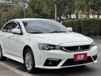 Mitsubishi  Lancer Fortis 金鑽店~ Lancer Fortis 1.8 白 主要配備有，胎壓監控 3安 免鑰啟動車門鎖 定速 電動摺疊後視鏡 多功能影音螢幕 導航 倒車影像 方向盤快控鍵 恆溫空調 LED尾燈 等多項配備！ | 新北市汽車商業同業公會｜TACA優良車商聯盟｜中古、二手車買車賣車公會認證保固