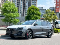 Ford/福特  Focus 《全新領牌車》2024 Ford Focus Wagon ST X 跟新車只差價錢 現省11萬 買這台超划算 原裝進口 | 新北市汽車商業同業公會｜TACA優良車商聯盟｜中古、二手車買車賣車公會認證保固