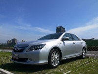 Toyota  Camry 正2014年 2.5L油電Q版最頂級 | 新北市汽車商業同業公會｜TACA優良車商聯盟｜中古、二手車買車賣車公會認證保固