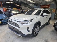 Toyota  RAV4 21年領牌.最頂級版.純跑2萬8.電動椅.電尾門.I-KEY | 新北市汽車商業同業公會｜TACA優良車商聯盟｜中古、二手車買車賣車公會認證保固