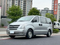 Hyundai  Starex 《後座滑軌型》2015 Hyundai Grand Starex 史塔瑞斯 9人座 現代 多功能休旅車 MPV 箱型車 | 新北市汽車商業同業公會｜TACA優良車商聯盟｜中古、二手車買車賣車公會認證保固