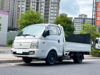 Hyundai  Porter 《升降尾門》2019 Hyundai Porter 2.5 小霸王 現代 全車超漂亮 車況超讚 貨車 商用車 發財車 | 新北市汽車商業同業公會｜TACA優良車商聯盟｜中古、二手車買車賣車公會認證保固